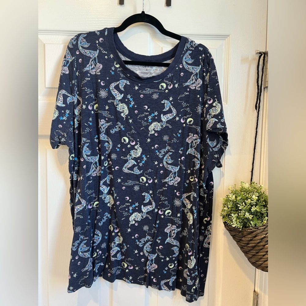 Torrid Vintage Super Soft Slub Crew Neck Classic Fit Tee size 4